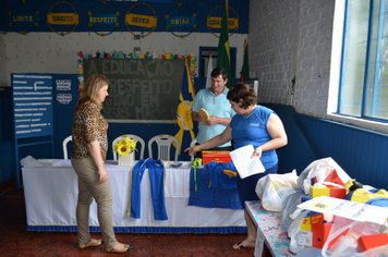 Foto - AABB Comunidade entrega Kits aos alunos