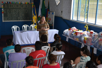 Foto - AABB Comunidade entrega Kits aos alunos