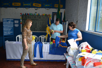 Foto - AABB Comunidade entrega Kits aos alunos