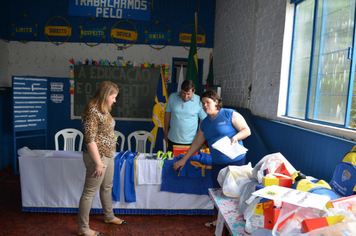 Foto - AABB Comunidade entrega Kits aos alunos