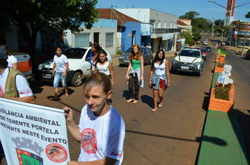 Foto - Caminhada do Dia Mundial da Água - Alunos da Escola Ayrton Senna