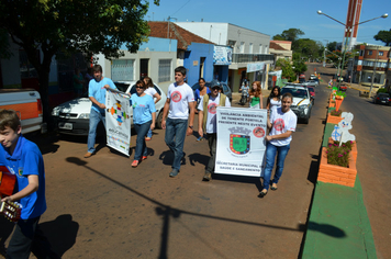 Foto - Caminhada do Dia Mundial da Água - Alunos da Escola Ayrton Senna