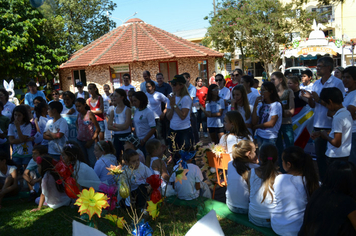 Foto - Caminhada do Dia Mundial da Água - Alunos da Escola Ayrton Senna