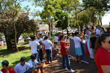 Foto - Caminhada do Dia Mundial da Água - Alunos da Escola Ayrton Senna