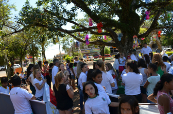 Foto - Caminhada do Dia Mundial da Água - Alunos da Escola Ayrton Senna