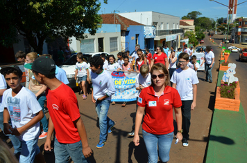 Foto - Caminhada do Dia Mundial da Água - Alunos da Escola Ayrton Senna