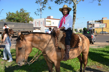Foto - Cavalgada Feminina em Defesa do Salto Yucumã ligada ao Dia Internacional da Mulher