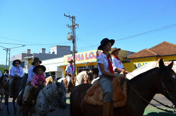 Foto - Cavalgada Feminina em Defesa do Salto Yucumã ligada ao Dia Internacional da Mulher