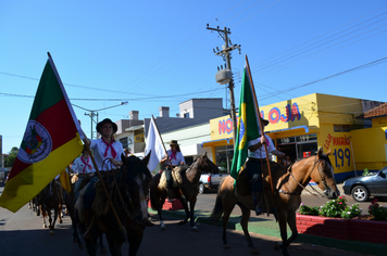 Foto - Cavalgada Feminina em Defesa do Salto Yucumã ligada ao Dia Internacional da Mulher