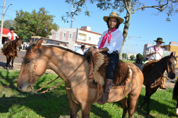 Foto - Cavalgada Feminina em Defesa do Salto Yucumã ligada ao Dia Internacional da Mulher