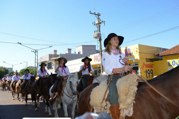 Foto - Cavalgada Feminina em Defesa do Salto Yucumã ligada ao Dia Internacional da Mulher