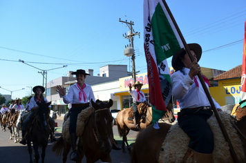 Foto - Cavalgada Feminina em Defesa do Salto Yucumã ligada ao Dia Internacional da Mulher