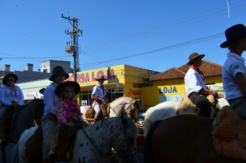 Foto - Cavalgada Feminina em Defesa do Salto Yucumã ligada ao Dia Internacional da Mulher