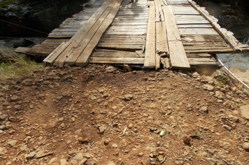 Foto - Danos em estradas, pontes e bueiros