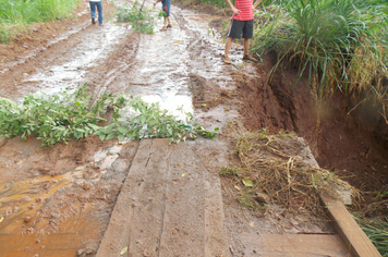 Foto - Danos em estradas, pontes e bueiros