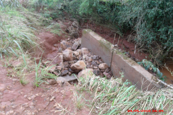 Foto - Danos em estradas, pontes e bueiros