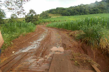 Foto - Danos em estradas, pontes e bueiros