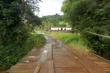 Foto - Danos em estradas, pontes e bueiros