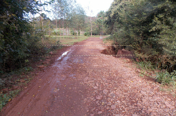 Foto - Danos em estradas, pontes e bueiros