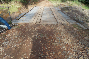 Foto - Danos em estradas, pontes e bueiros