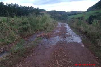 Foto - Danos em estradas, pontes e bueiros