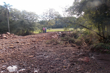 Foto - Danos em estradas, pontes e bueiros