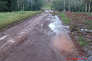 Foto - Danos em estradas, pontes e bueiros