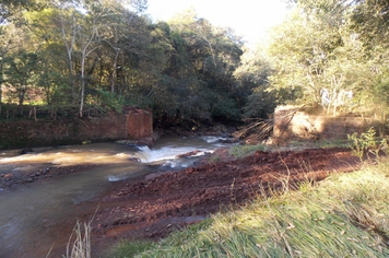 Foto - Danos em estradas, pontes e bueiros