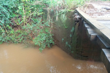 Foto - Danos em estradas, pontes e bueiros