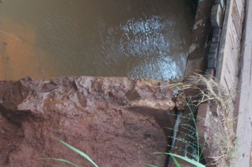 Foto - Danos em estradas, pontes e bueiros