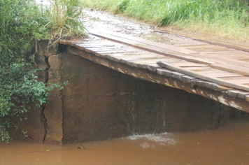 Foto - Danos em estradas, pontes e bueiros