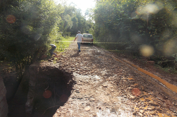 Foto - Danos em estradas, pontes e bueiros