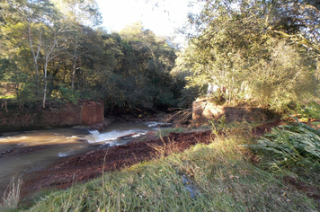 Foto - Danos em estradas, pontes e bueiros