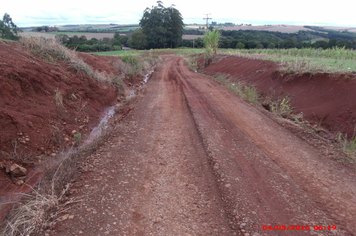 Foto - Danos em estradas, pontes e bueiros