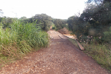 Foto - Danos em estradas, pontes e bueiros