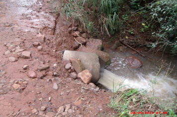 Foto - Danos em estradas, pontes e bueiros