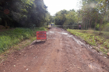 Foto - Danos em estradas, pontes e bueiros