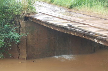 Foto - Danos em estradas, pontes e bueiros