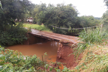 Foto - Danos em estradas, pontes e bueiros