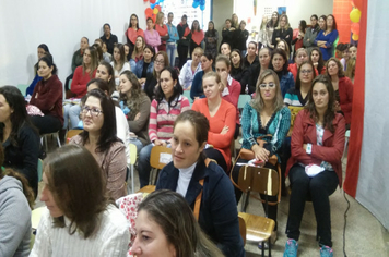 Foto - EMEI Descobrindo o Saber faz homenagens às mães