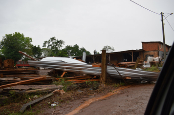 Foto - Fotos  Estragos Empresa em Tenente Portela