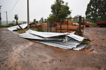 Foto - Fotos  Estragos Empresa em Tenente Portela