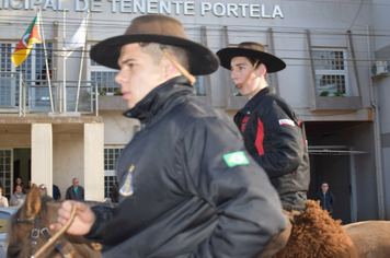 Foto - Inicia Cavalgada Ten. Mário Portela Fagundes