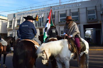 Foto - Inicia Cavalgada Ten. Mário Portela Fagundes