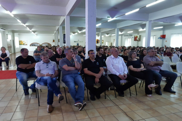 Foto - Palestra Jorge Trevisol - Conhecer  a Si mesmo para Compreeder  os outros
