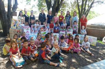 Foto - Smecd - Entrega de Brinquedos