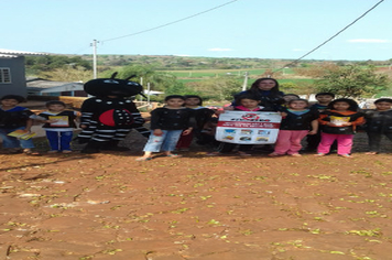 Turma do 2º Ano Realiza Caminhada  