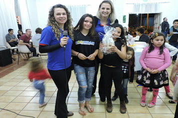 COOPERASB Cooperativa Escolar Arcelino  Bueno  desenvolve o projeto A Arte de Cooperar