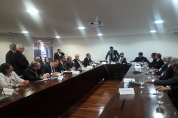 Reunião na Casa Civil em Brasília discute construção de ponte entre Barra do Guarita e Itapiranga