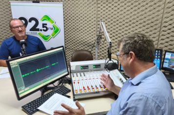 PREFEITO ROSEMAR SALA DESTACA AÇÕES E PROJETOS DURANTE ENTREVISTA NA RÁDIO 92 FM DE TRÊS PASSOS